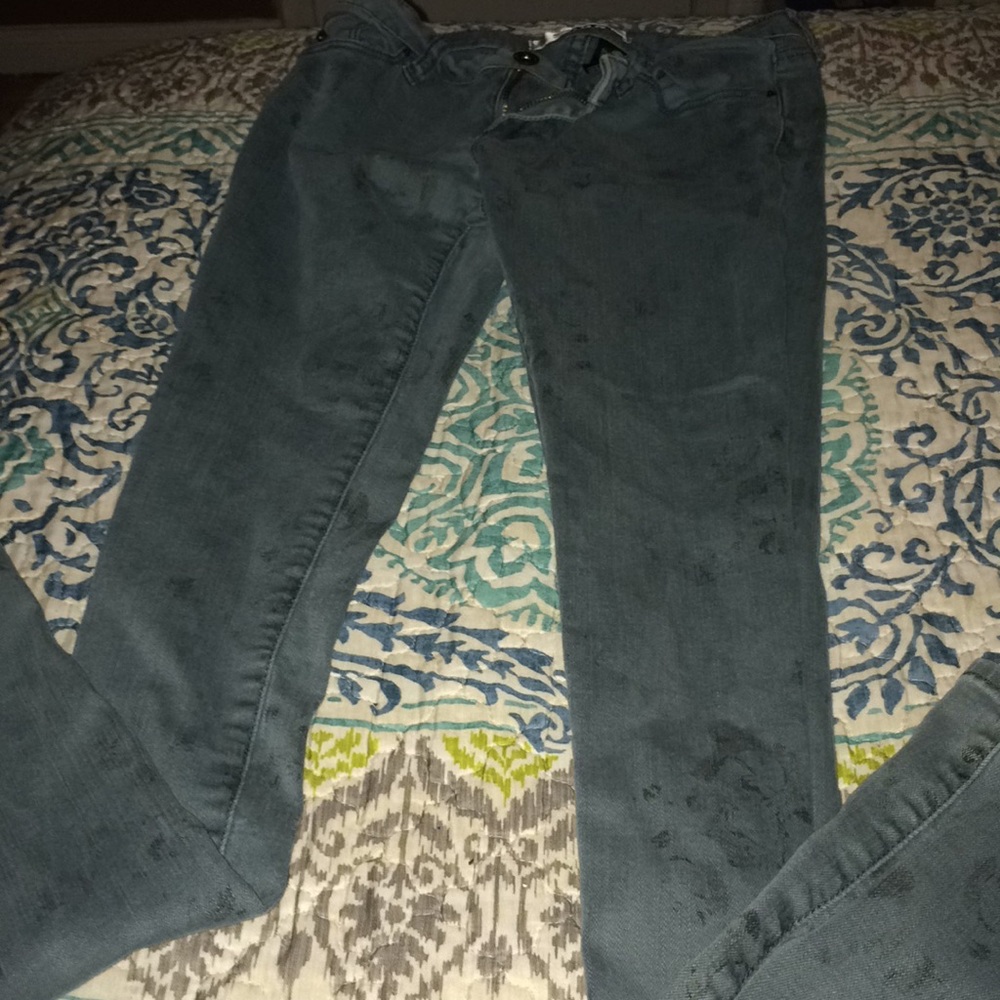 Skinny jeans